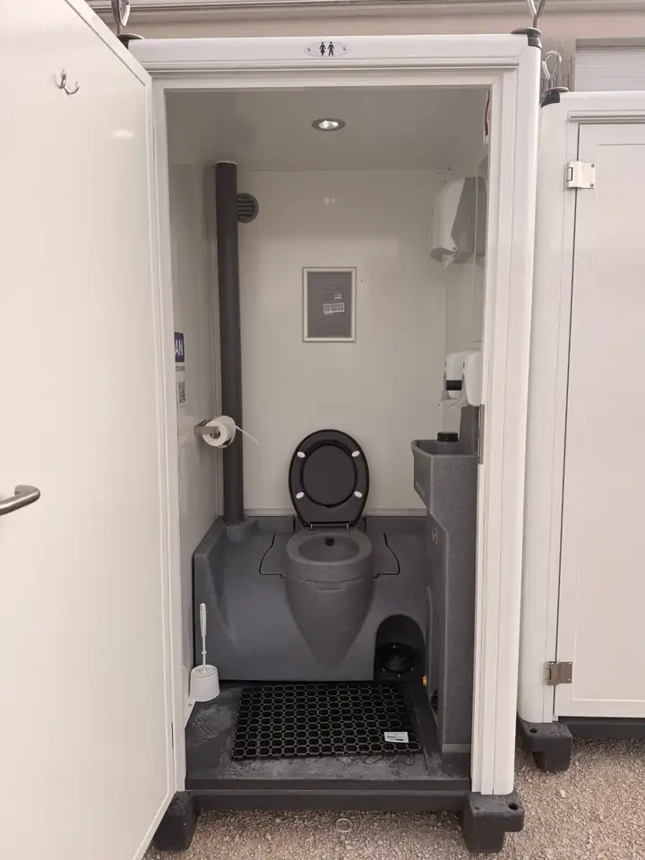 Toilettes mobiles Premium, intérieur : WC, distributeur de savon et papier hygiénique